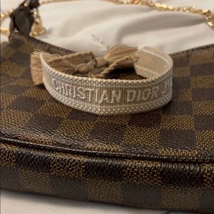 Door friendship bracelet